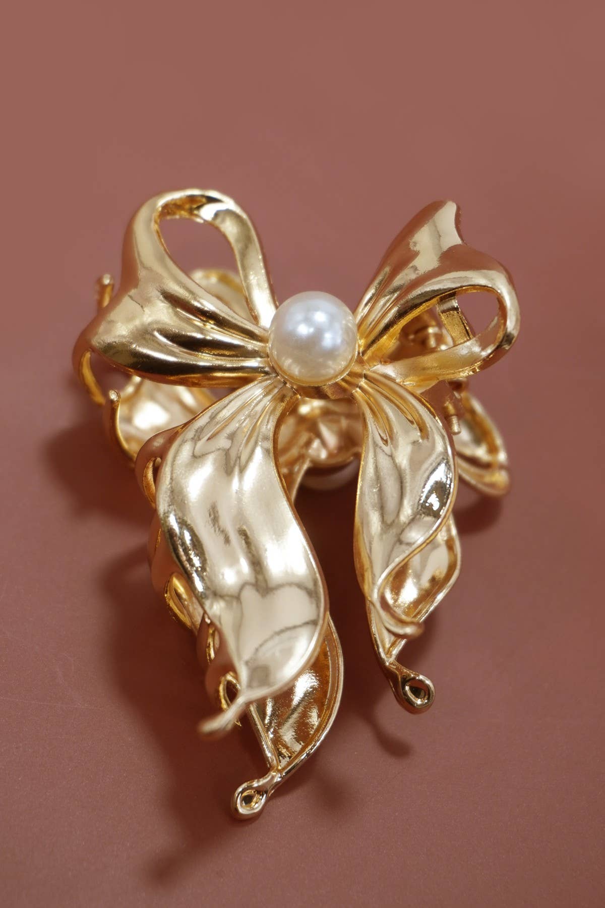 Pearl Bow Claw Clip